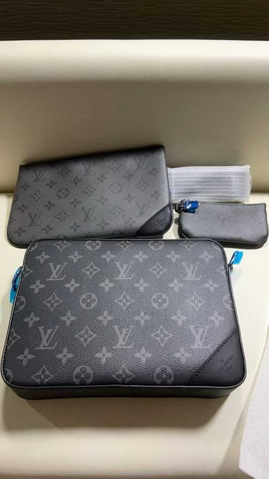 Louis Vuitton Trio Messenger