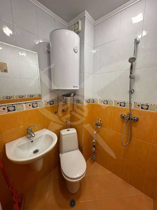 Дава се под наем Двустаен апартамент в Варна, Червен площад - 54 кв.м за 475 € - Снимка #3