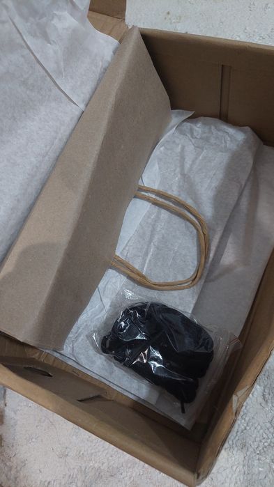 Продам кроссовки