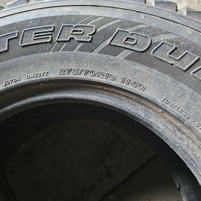 Продам 2 шины на внедорожник