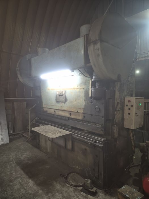 Листогиб 100тонн ИВ1330