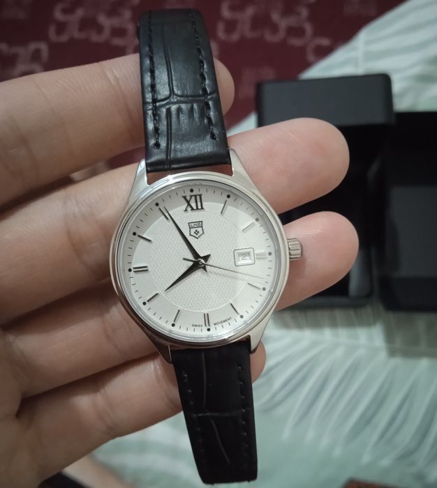 Original LNS ayollar qo'l soati sotiladi.
Soat deyarli yangi holatda,