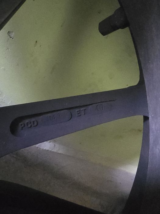 Продавам комплект Deutsche Alurad GmbH (немски алуминиеви джанти) с гу