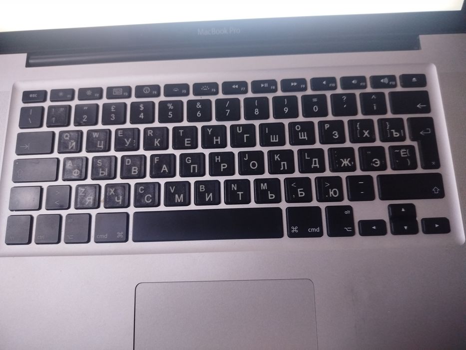Продам MacBook на запчасти.