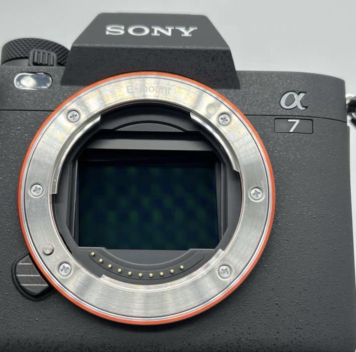 Продаётся Sony A7 IV в отличном состоянии.