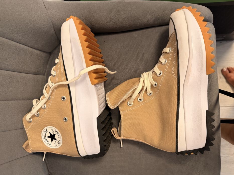 Converse run star hike