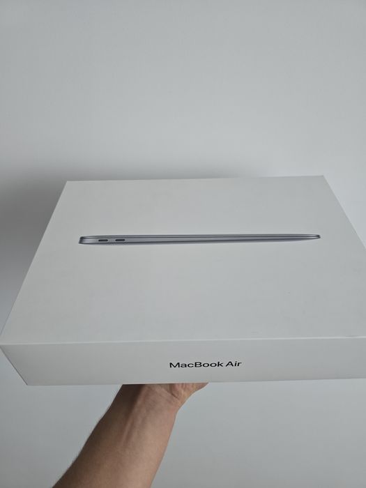 MacBook Air 2020  - Stare Excelentă, Pachet Complet