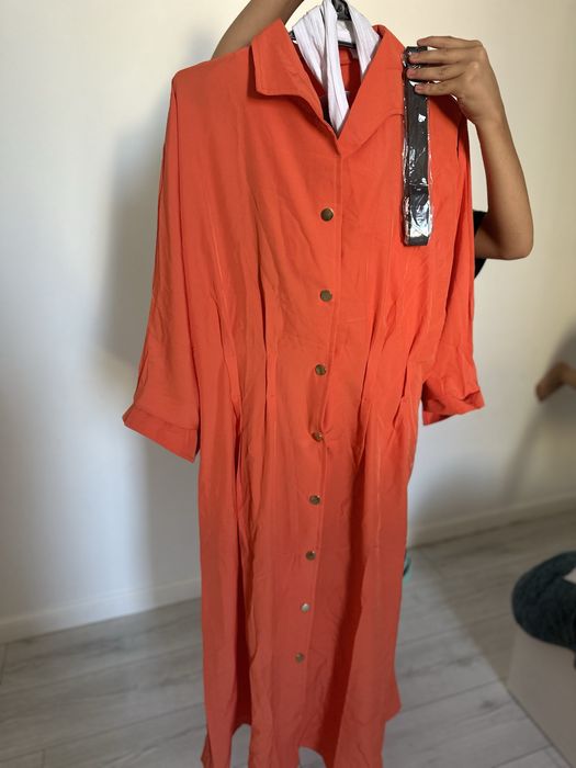 Телефон и  туфли и кофта