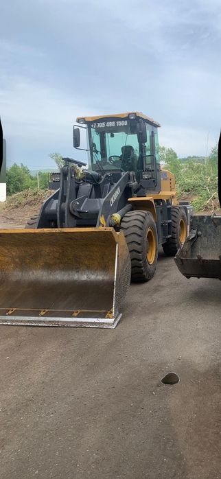 Фронтальный погрузчик