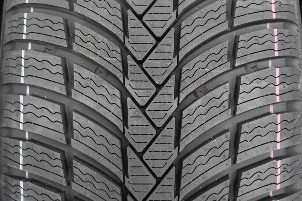 Anvelope iarna noi 225/45R18, 95V, XL, Triangle, DOT 2025