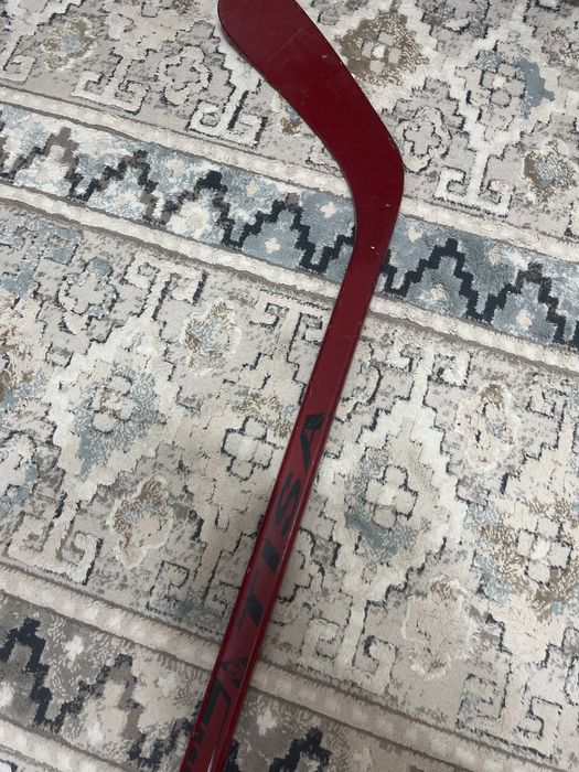 Продам хоккейную клюшку