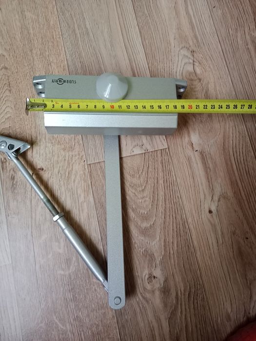 Продам доводчик для дверей и колеса
