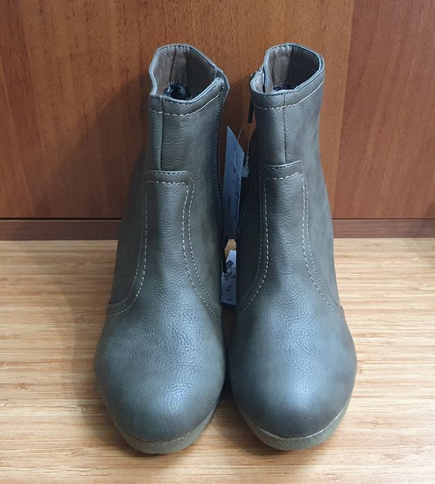 Дамски боти от еко кожа 35 номер