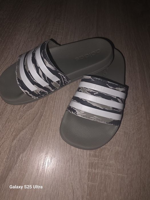 Slapi adidas mărimea 30