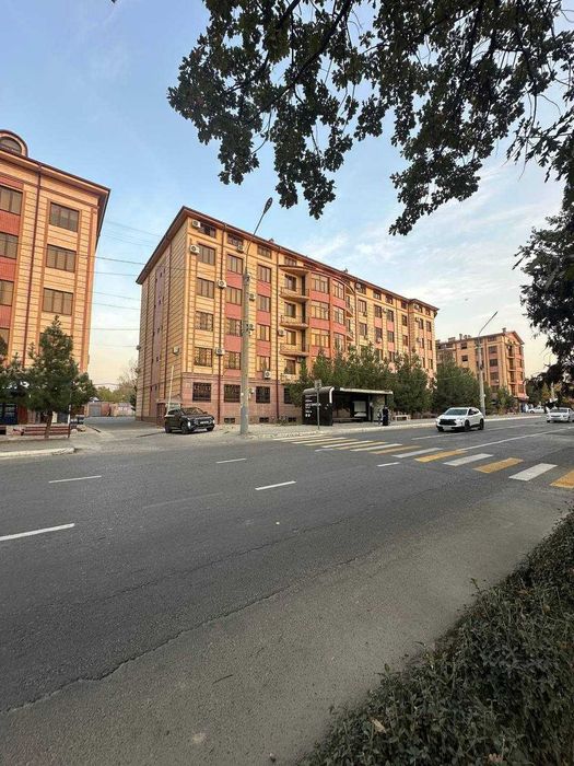 2 хоналик квартира 0.5  каватда тамирланган холатда сотувда