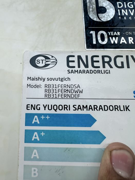 Samsung 31 madel 3 oy iwlatilgan yangidek invektorlik