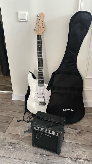 Срочно.Электрогитара Levinson HSS,