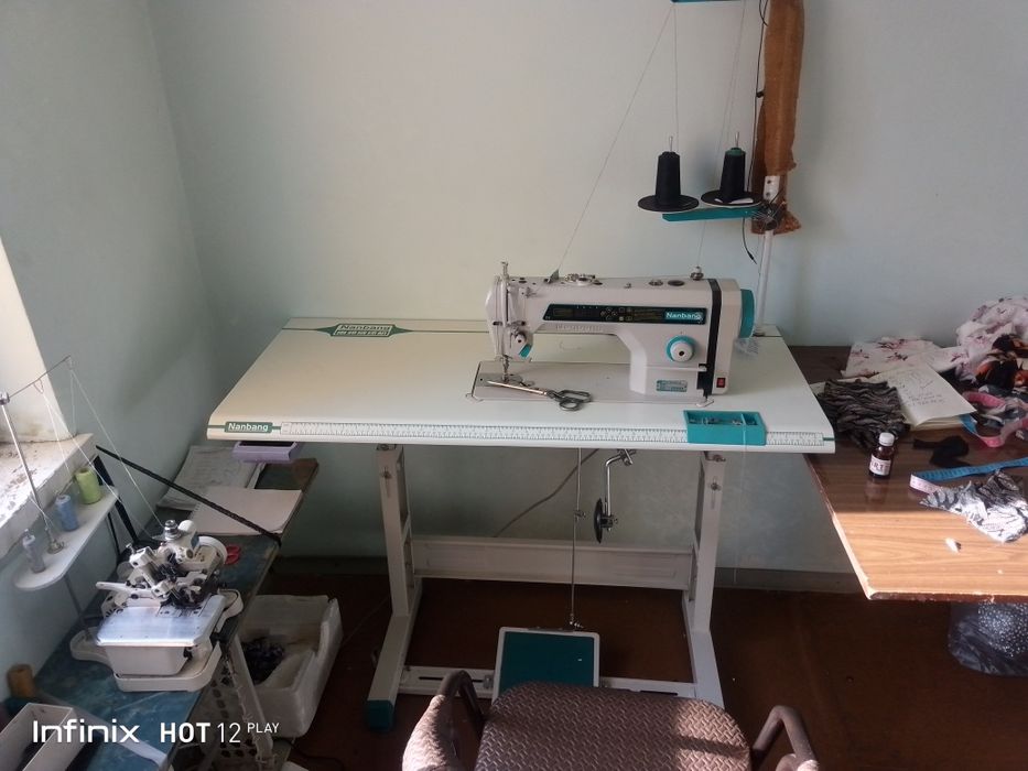 (SROCHNI SOTILADI) Tikuv mashinkasi sotiladi averlok va tuğri chok