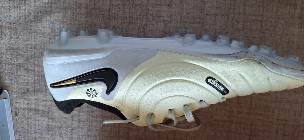 Nike Tiempo Legend 10 Pro AG
Nike Tie