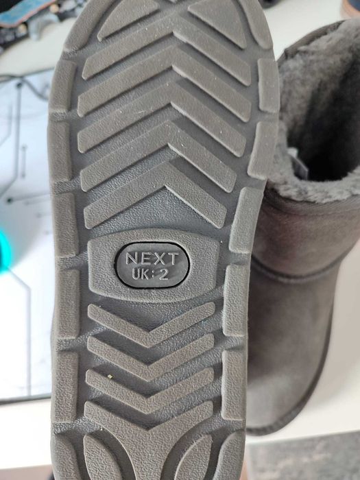 UGG piele, NEXT, conditii f bune, marimea 2 UK, 34,5