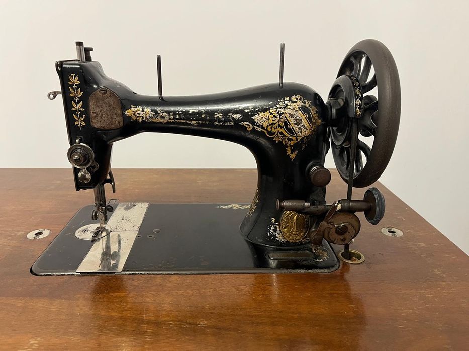 Masina De Cusut Singer