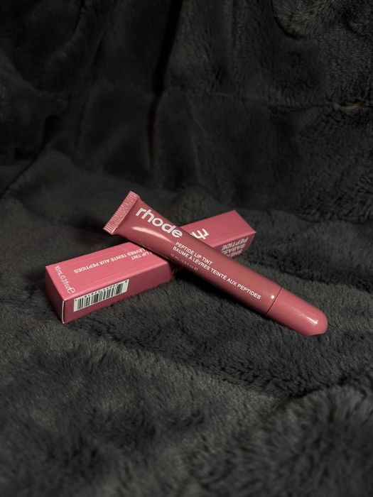 Rhode Peptide Lip Tint – nuanța Salty Tan