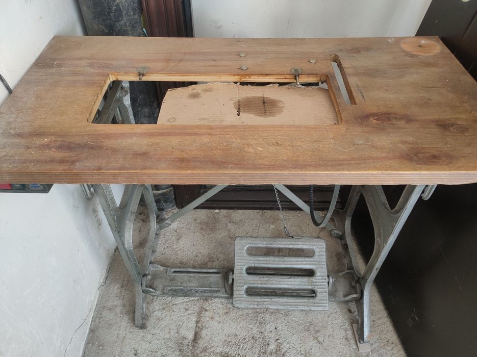 Швейная машинка профессиональная