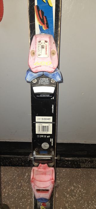 Schiuri Atomic 110 copii cu bete și clăpari