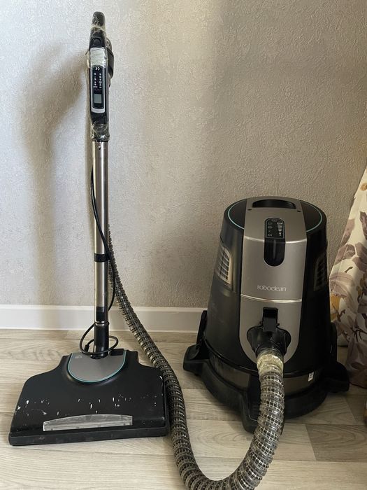 AURA Roboclean пелесос