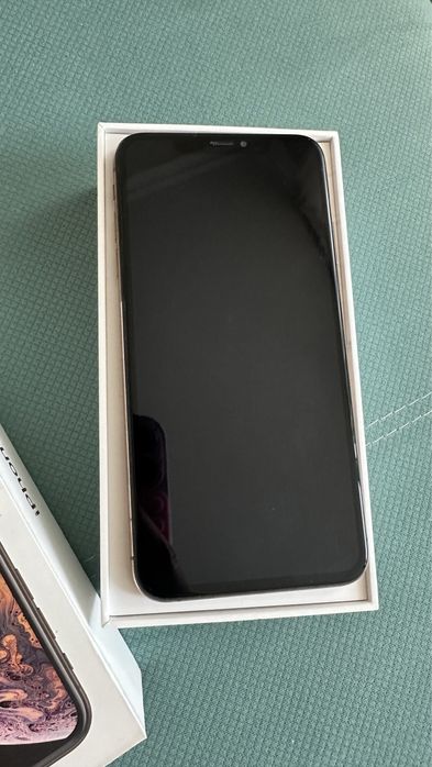 Продам iPhone  XS Max 64GB