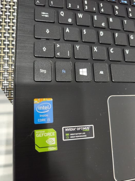 Laptop Acer Aspire V5-573G