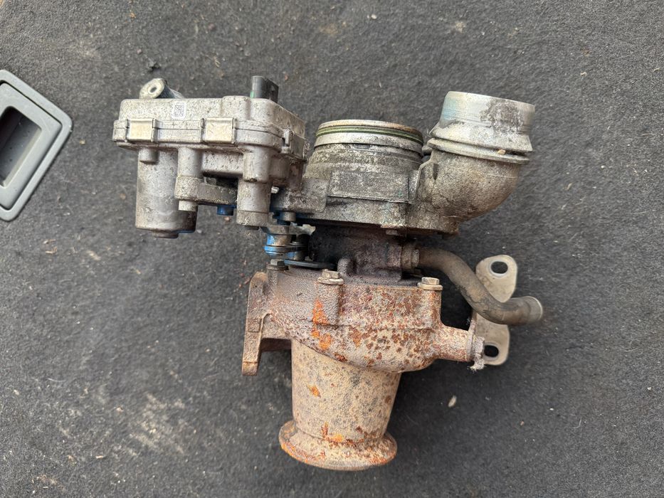 Turbina bmw e90 146 cai motor n47 d 20 an 2009