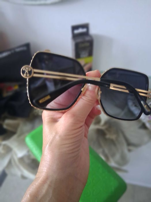 Слънчеви очила MOSCHINO