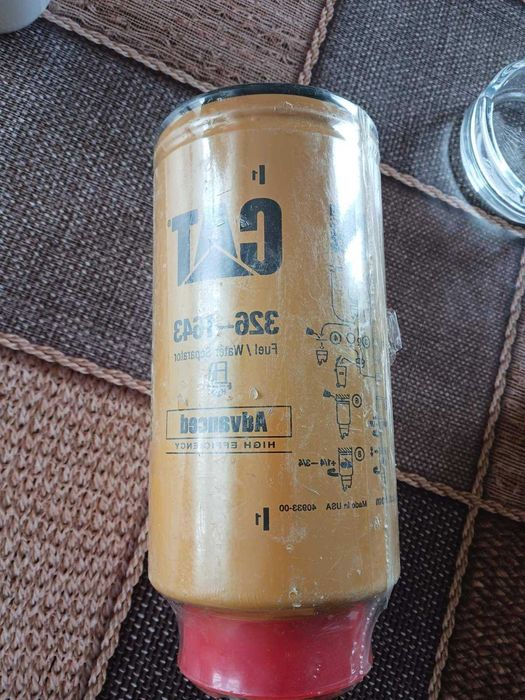 Продавам консумативи за багери  ,камьони .Caterpilar.Hitacho,Isusu,