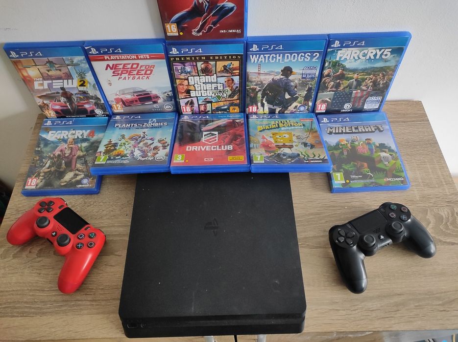 PS4 slim, почти не използван