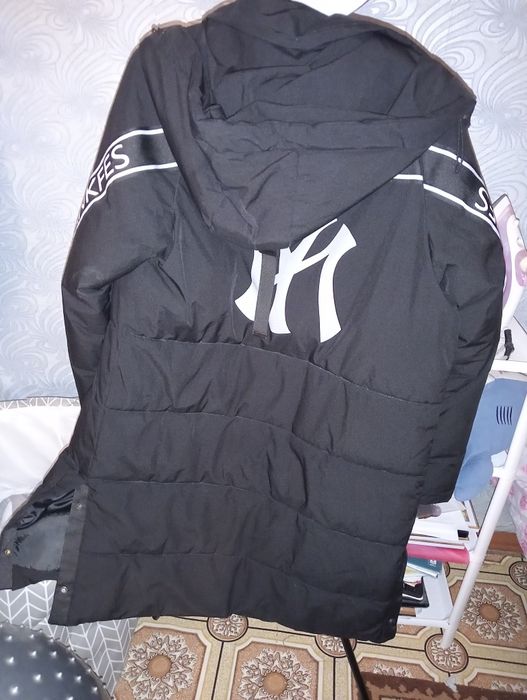 Продам куртку женскую