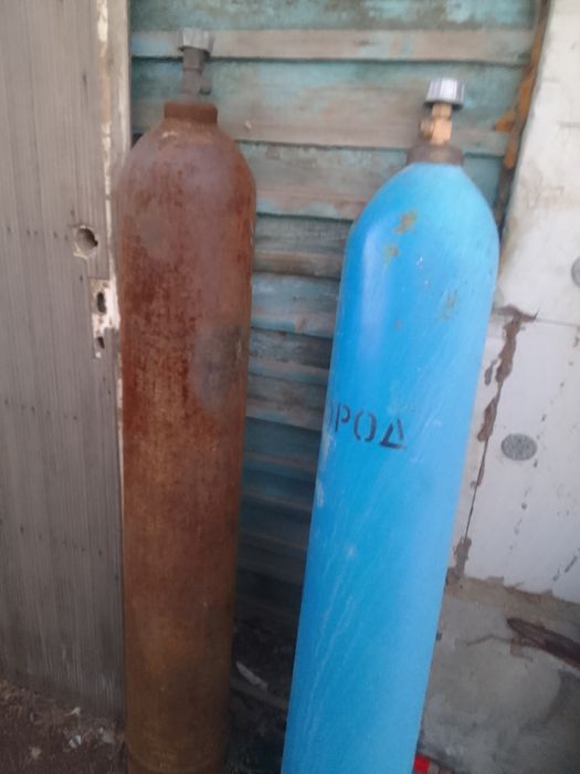 Продам кислородные балоны