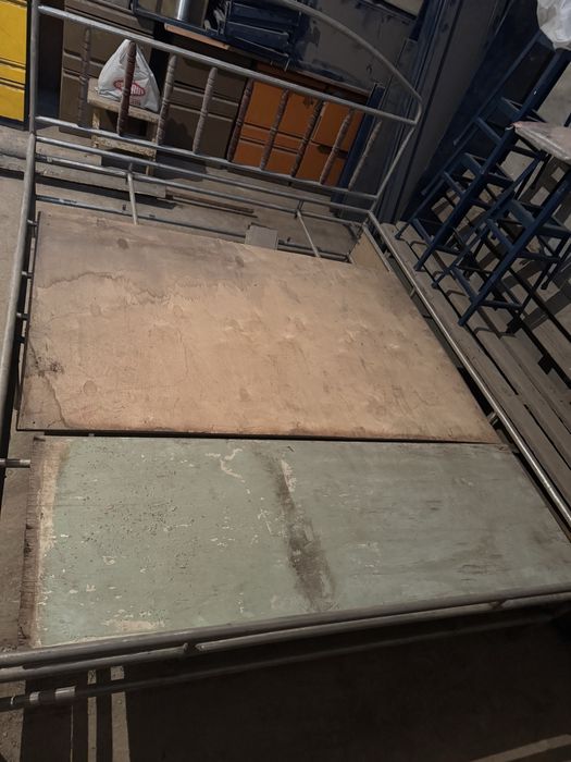 Продам срочно 2 шт кровати