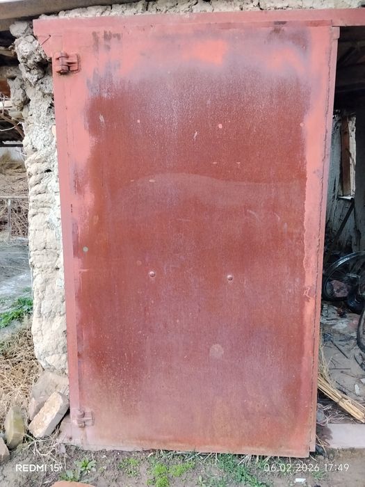 Darvoza sotila yoki metollomga  beriladi