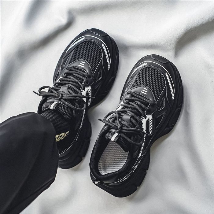 Yengil va qulay erkaklar sport krossovkasi – yozgi model 2025