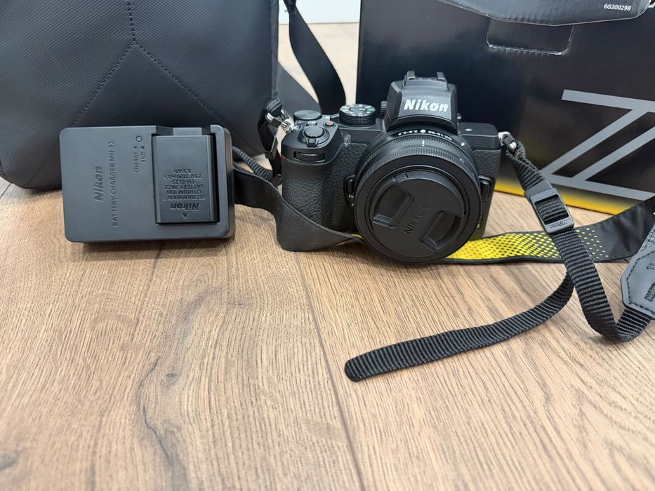 Aparat foto Nikon Z50 Kit DX 16-50  plus geanta