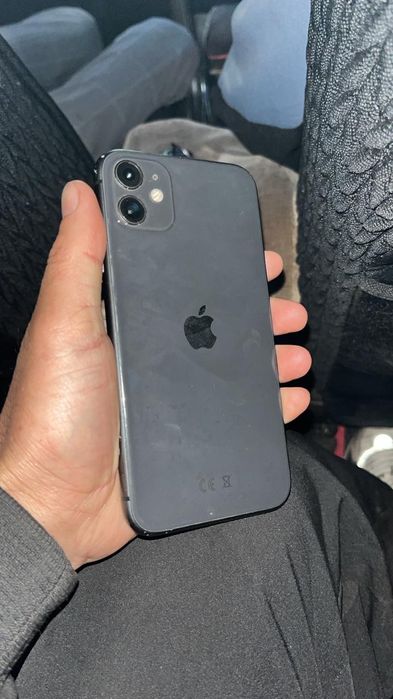Айфон 11 продам срочно