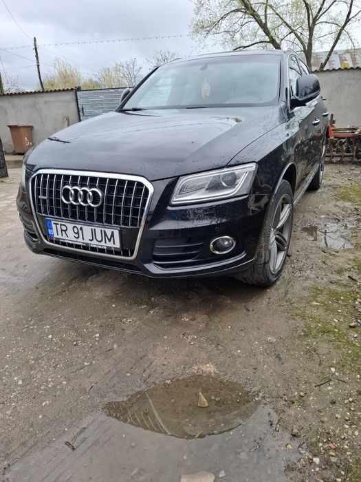Vând Audi Q5.      .