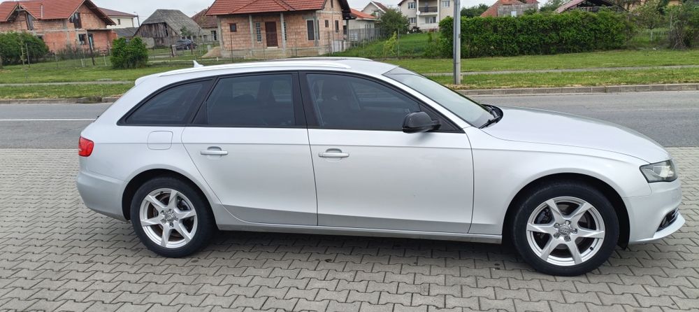 Vând Audi A4 b8 2011