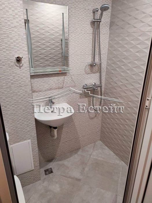 Дава се под наем Двустаен апартамент в Варна, Чайка - 75 кв.м за 450 € - Снимка #4