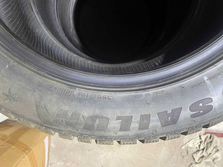 Зимние шины 235/55R18