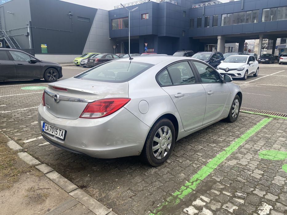 Продавам Опел Инсигния Турбо