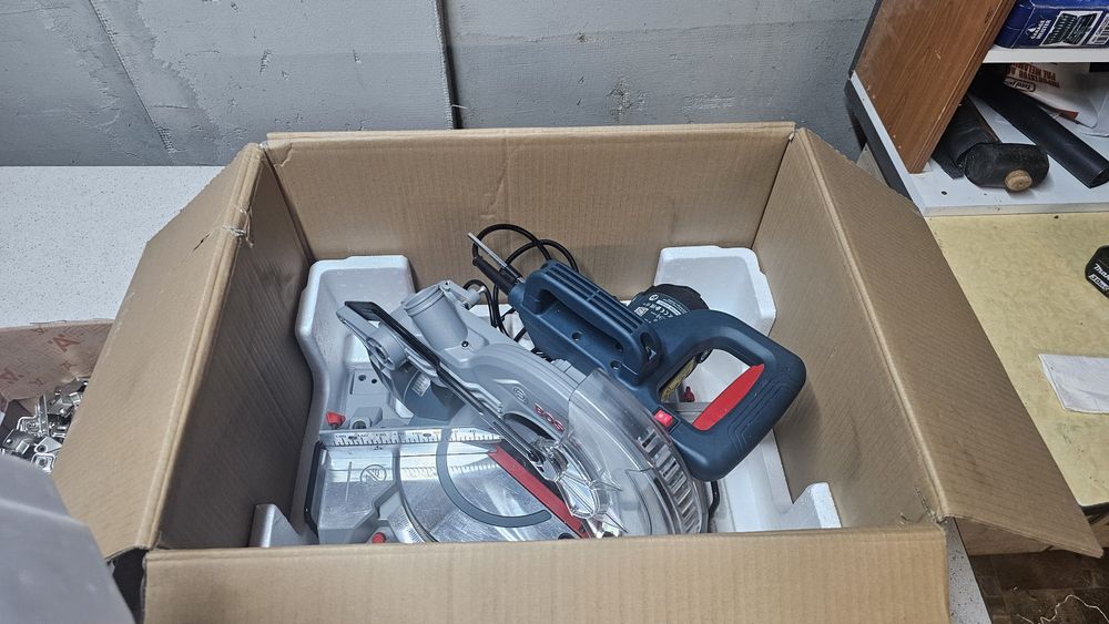 Circular unghiular Bosch Gcm 216