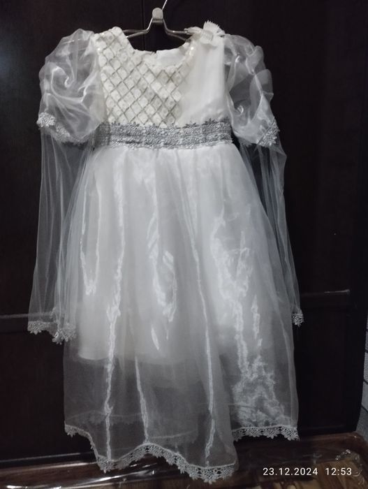 Продается новогоднее детское платье