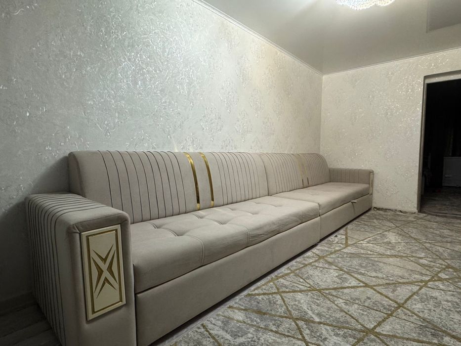 Продам диван 4-х метровый